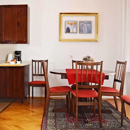 In 39505 Apartament